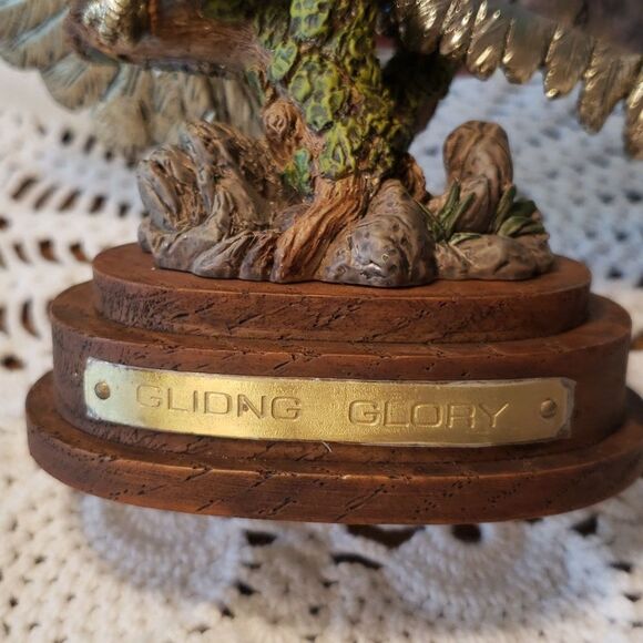 Bradford Exchange "Gliding Glory" from On Eagle's Wings Collection Eagle Statue - Picture 4 of 7